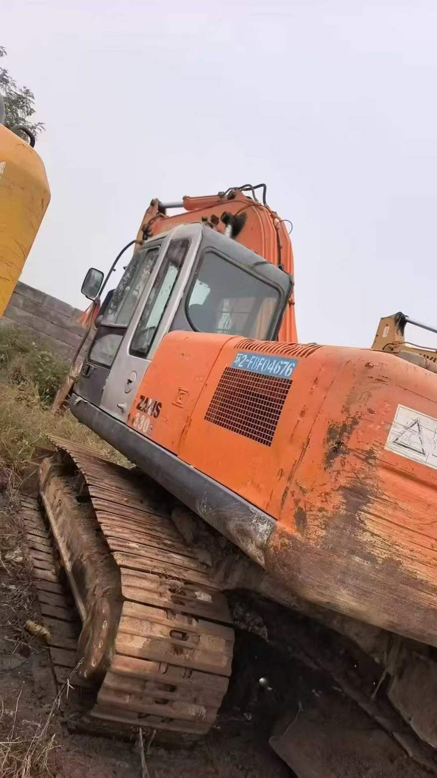 Used Hitachi ZX240-3 Excavator 2011 Model / 7