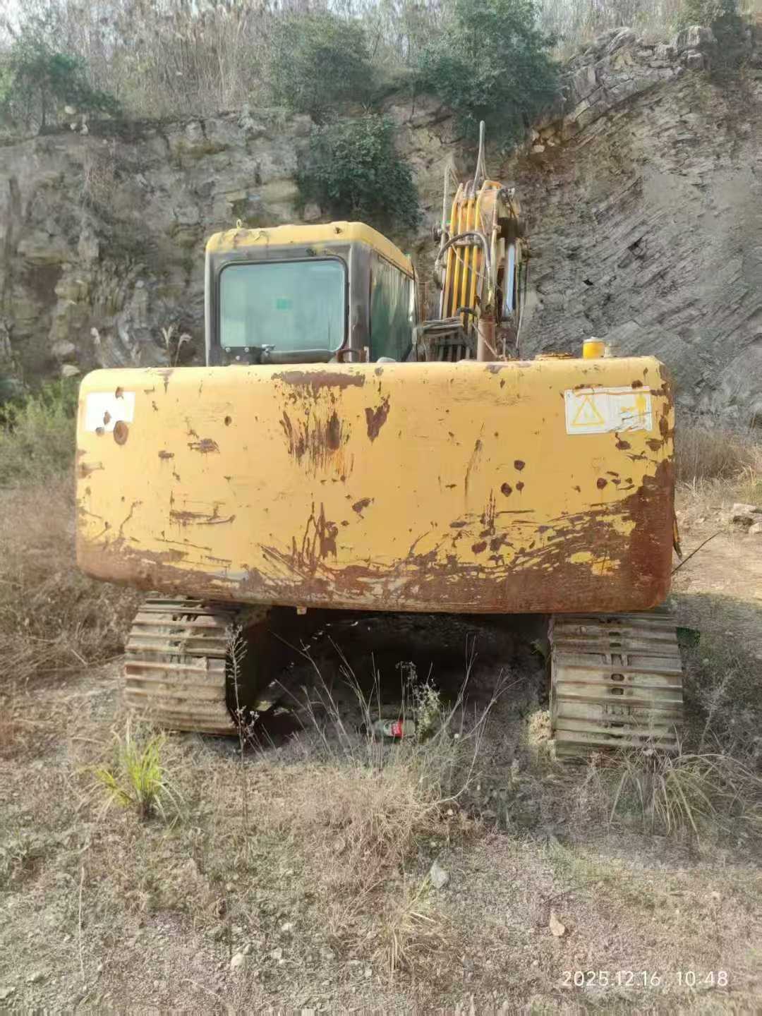 Used Sany SY135 Excavator 2011 Model / 3