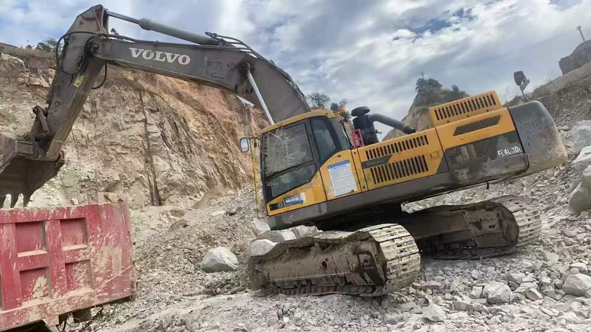 Used Volvo EC80D Excavator 2018 Model / 9