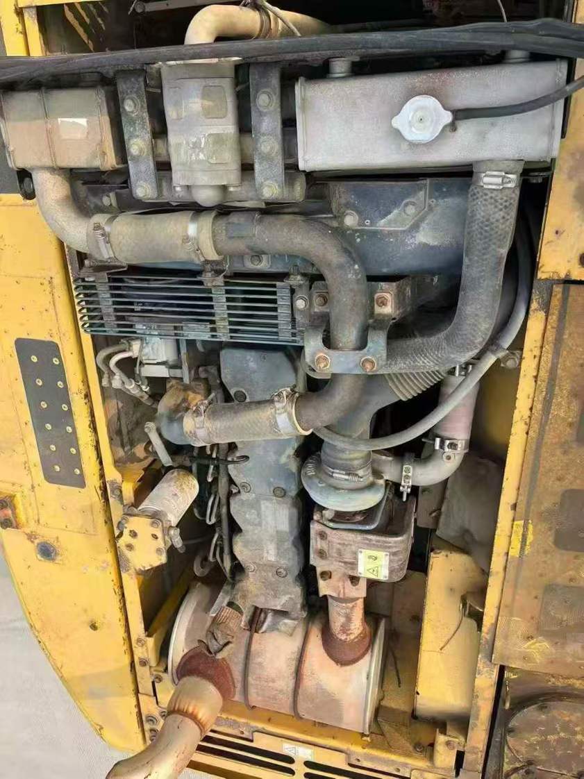 Used Komatsu PC200-8N1 Excavator 2016 Model / 6