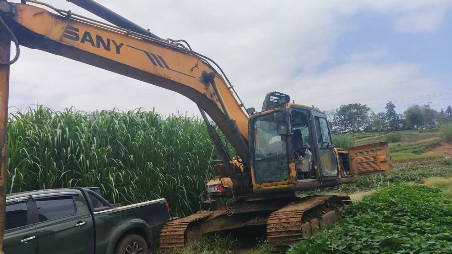 Used Sany SY235H Excavator 2016 Model / 2