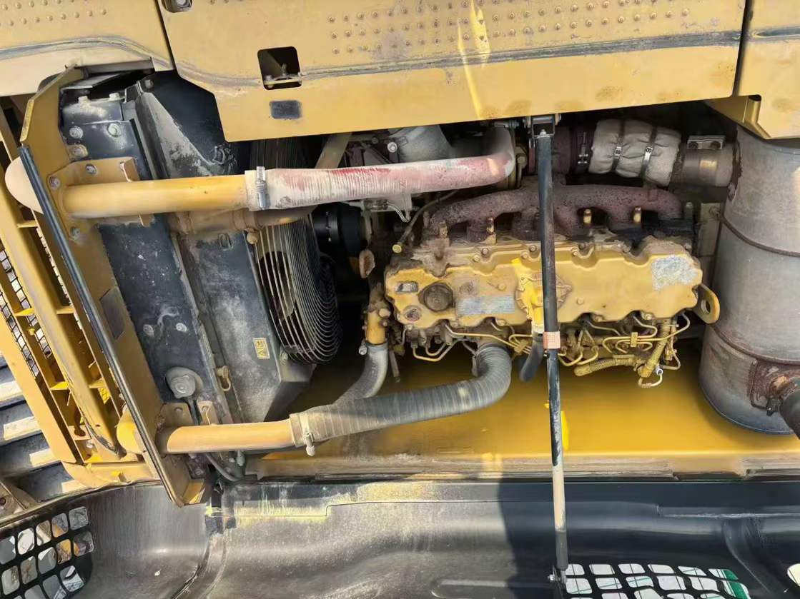 Used Caterpillar 323D2L Excavator 2017 Model / 4