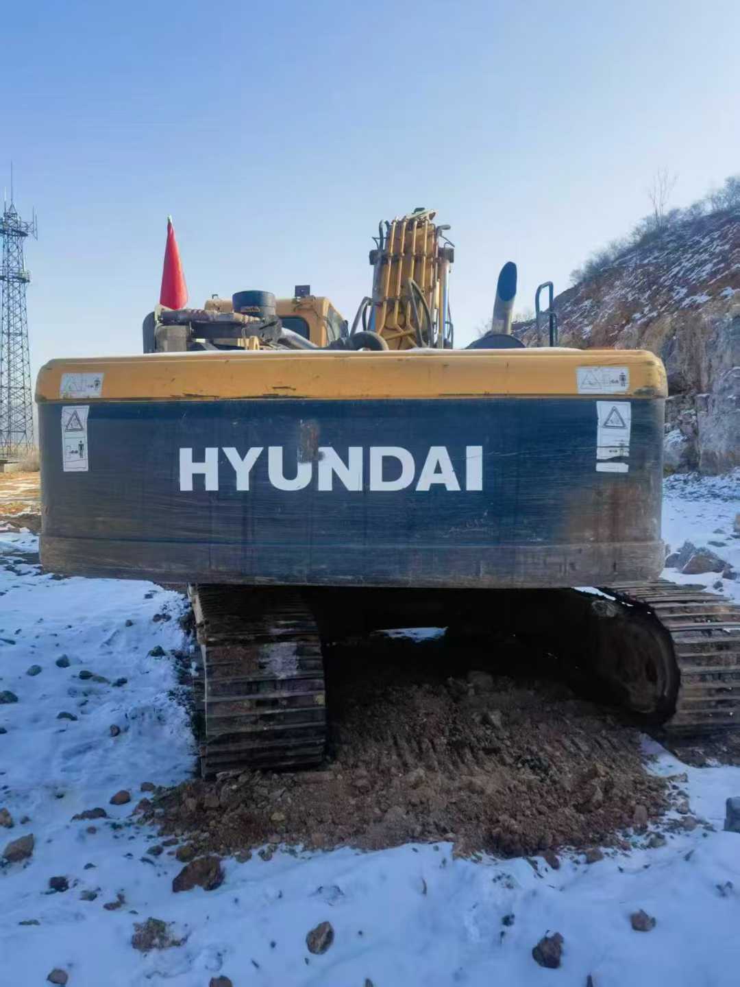 Used Hyundai R335LC-9T Excavator 2016 Model / 3