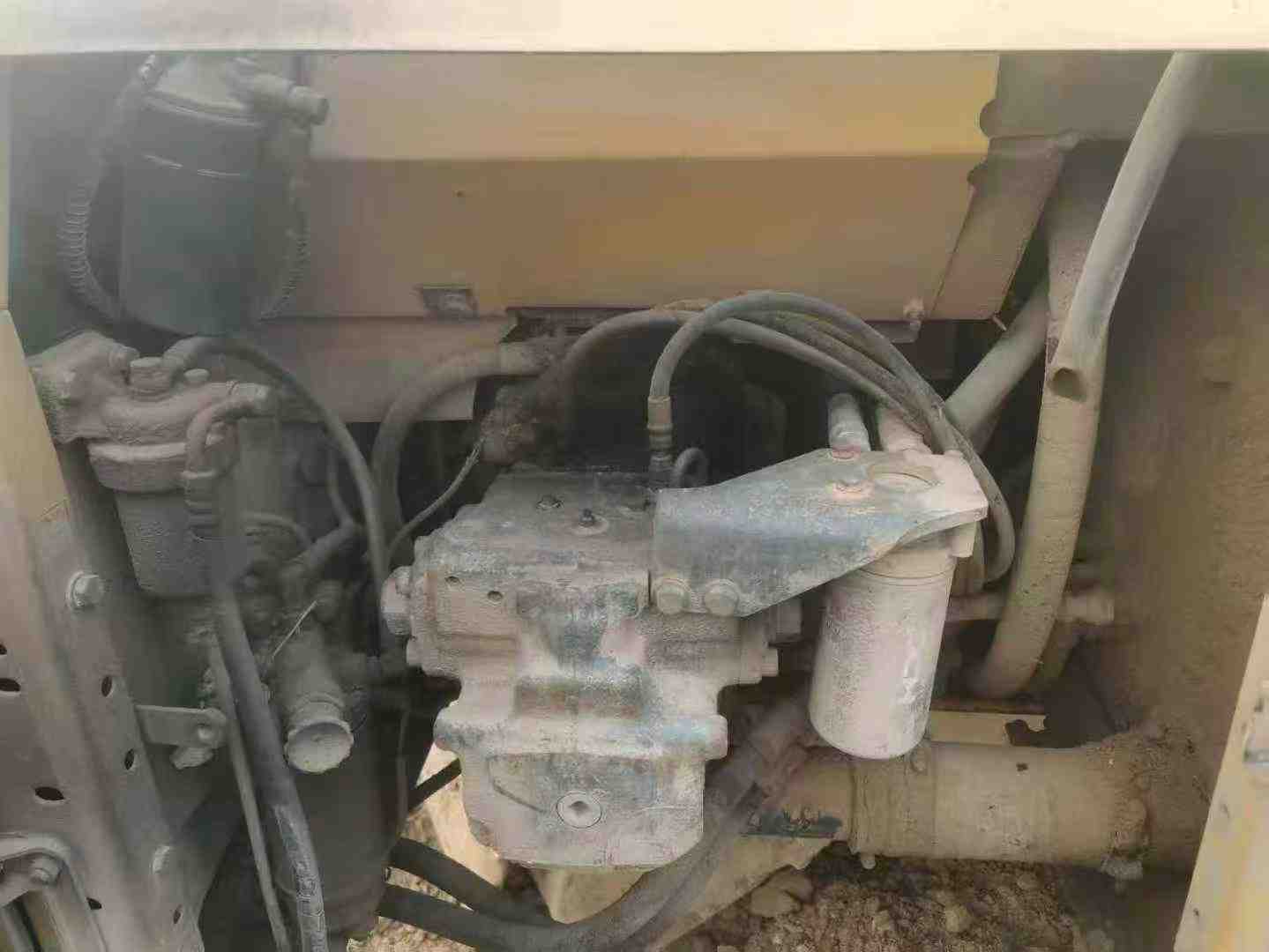 Used Komatsu PC200 Excavator 2016 Model / 4