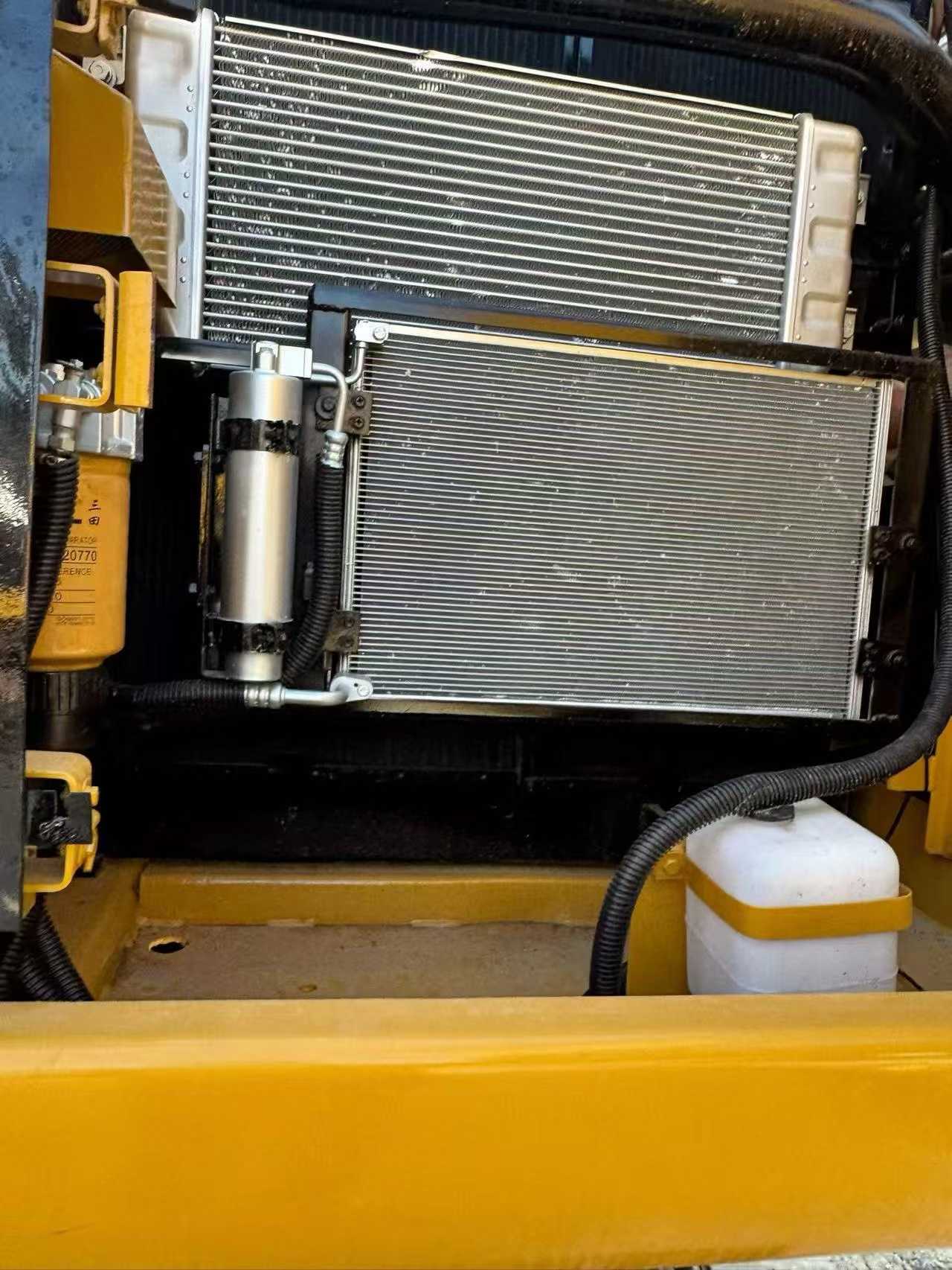 Used Caterpillar 320D Excavator 2016 Model / 7