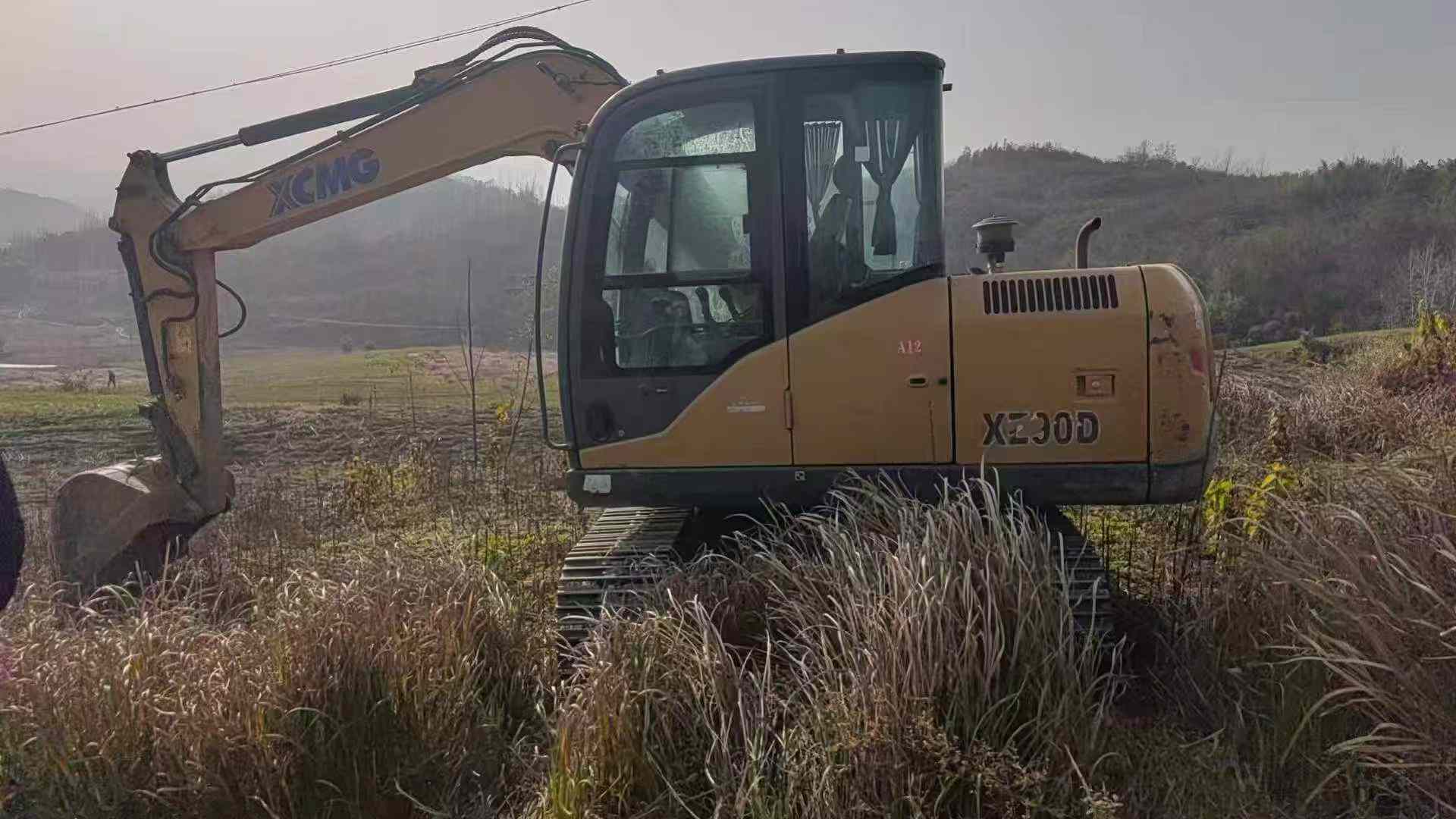 Used XCMG XE75C Excavator 2017 Model / 3