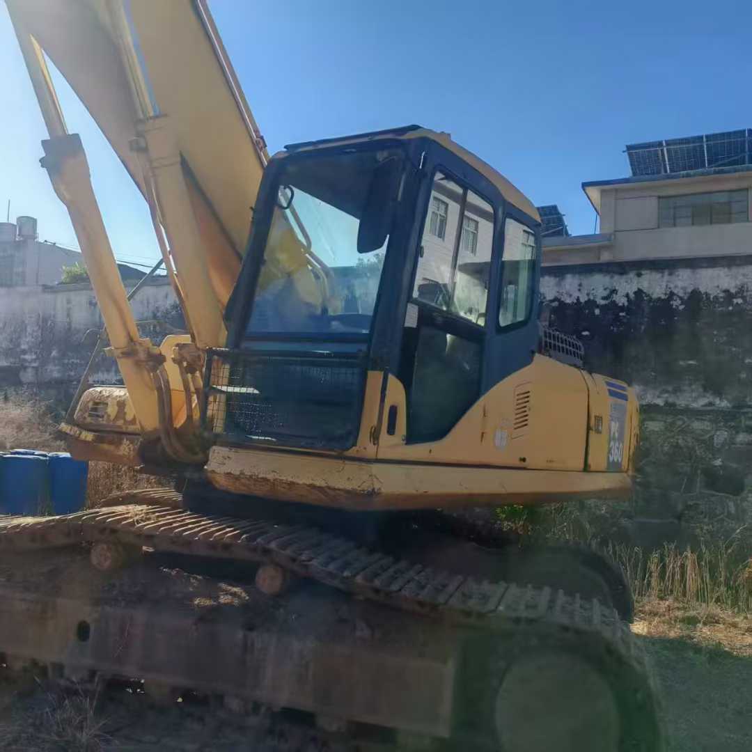 Used Komatsu PC60-7 Excavator 2011 Model / 3