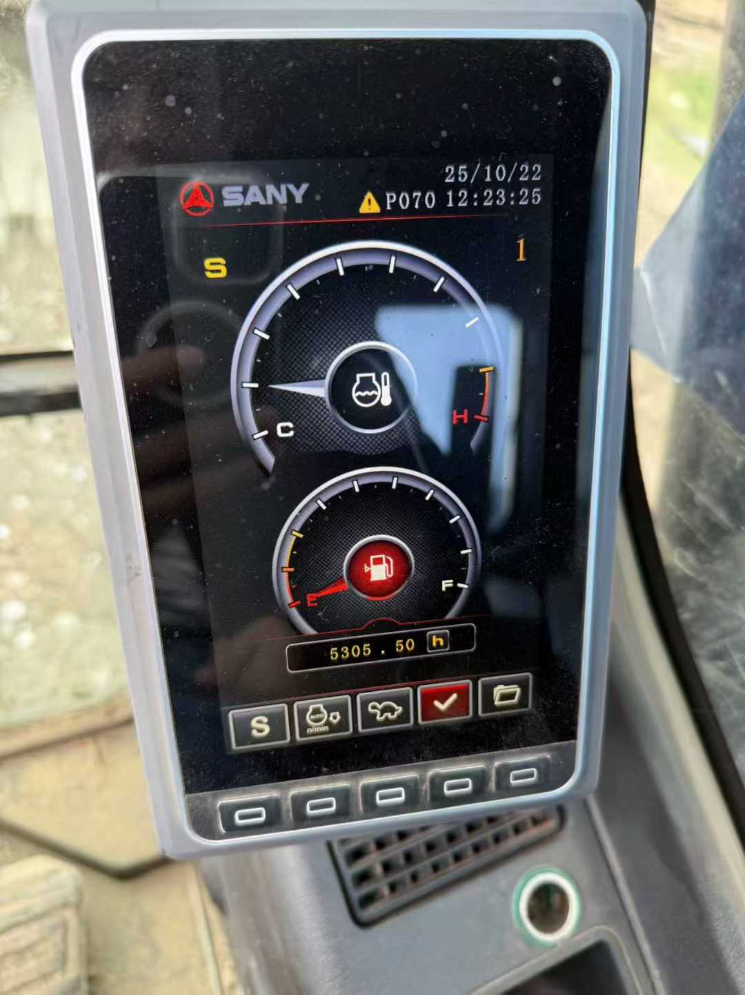 Used Sany SY200H Excavator 2020 Model / 8