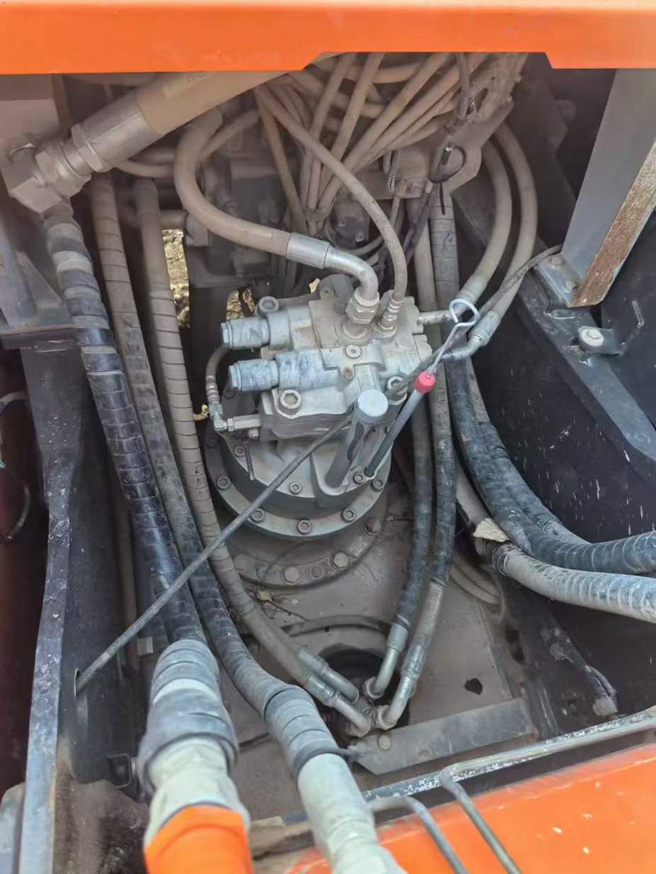 Used Hitachi ZAXIS200 Excavator 2021 Model / 7