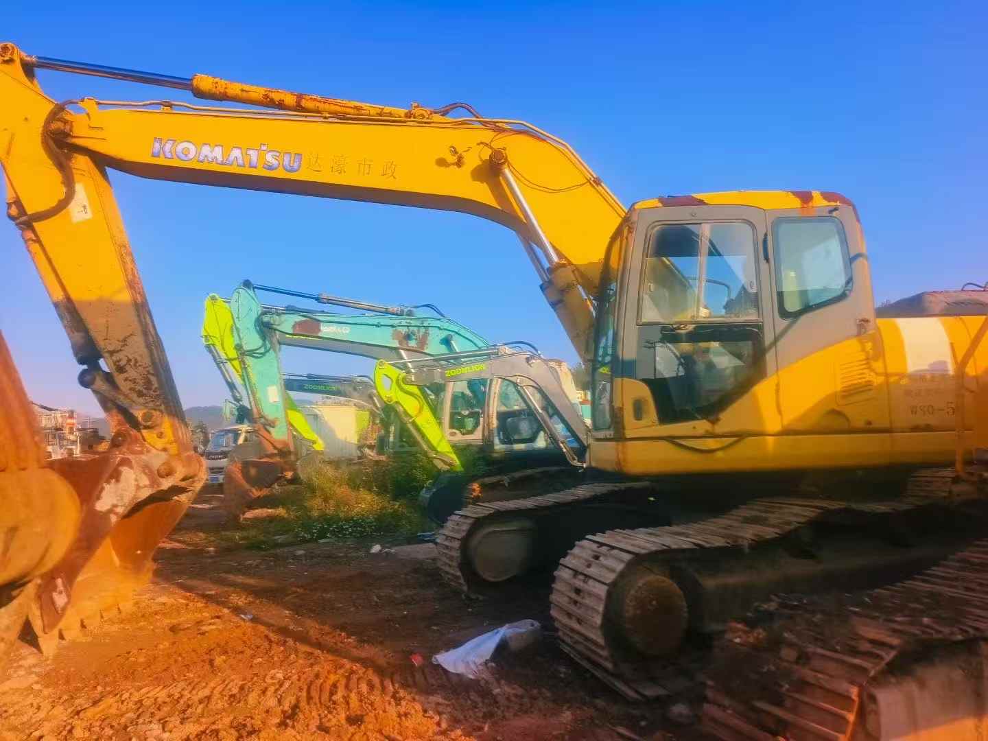 Used Komatsu PC220 Excavator 2016 Model / 2