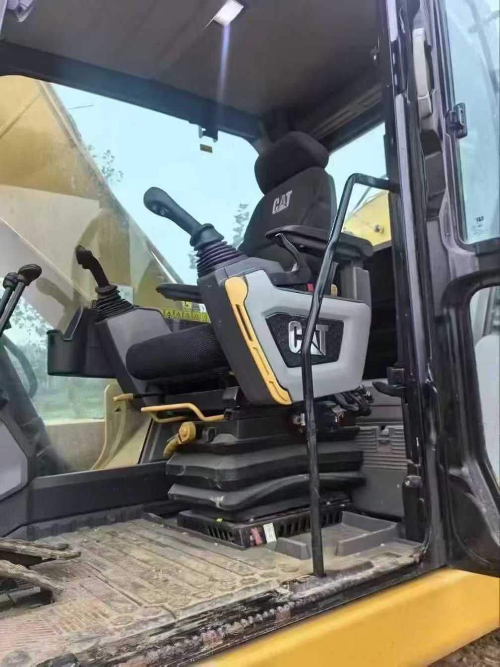 Used Caterpillar 323 Excavator 2019 Model / 3
