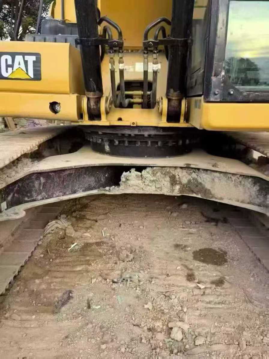 Used Caterpillar 323 Excavator 2019 Model / 4