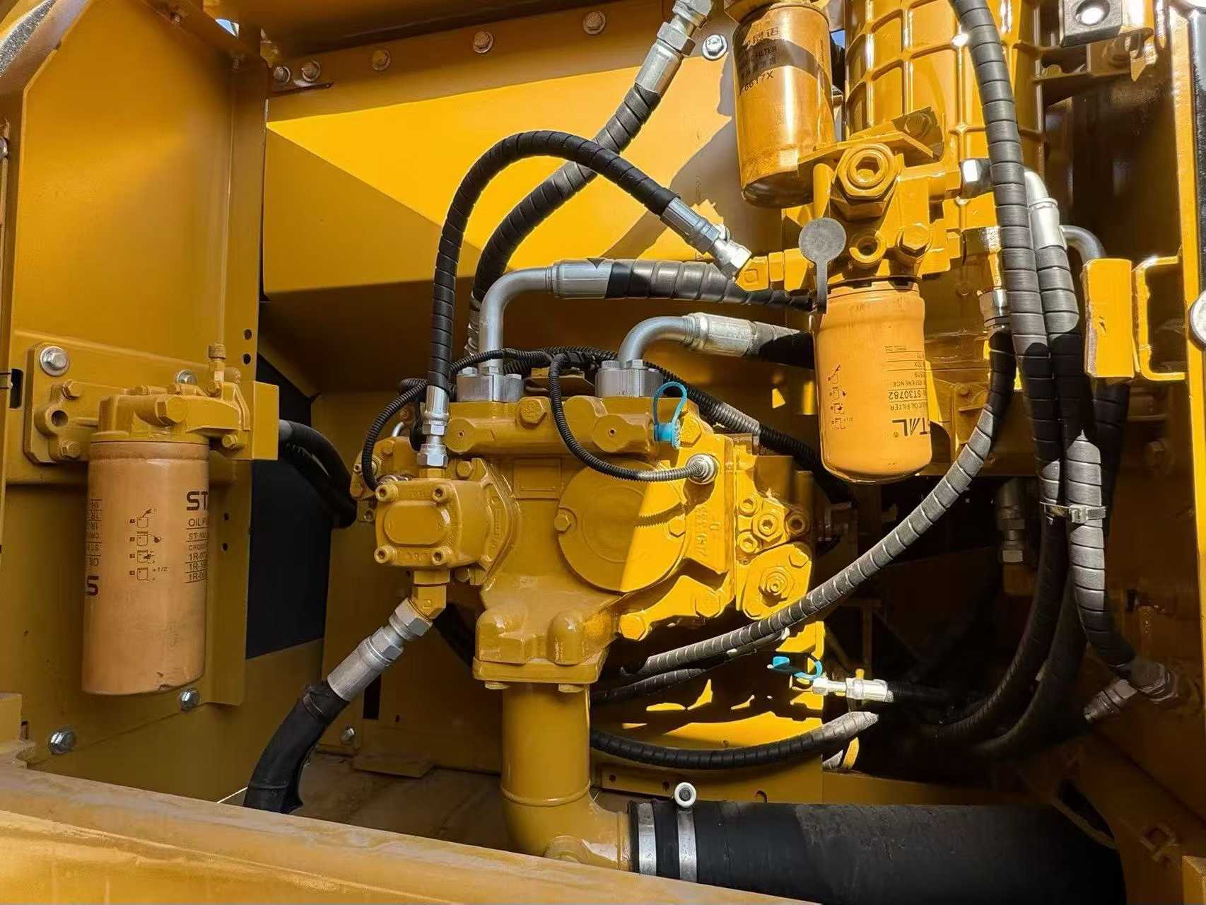 Used Caterpillar 320D Excavator 2016 Model / 6