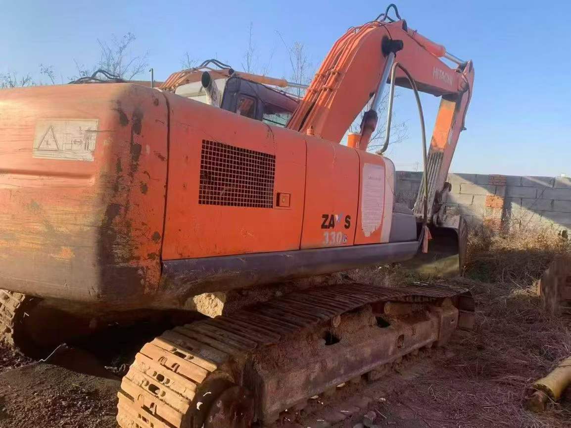 Used Hitachi ZX240-3 Excavator 2011 Model / 2