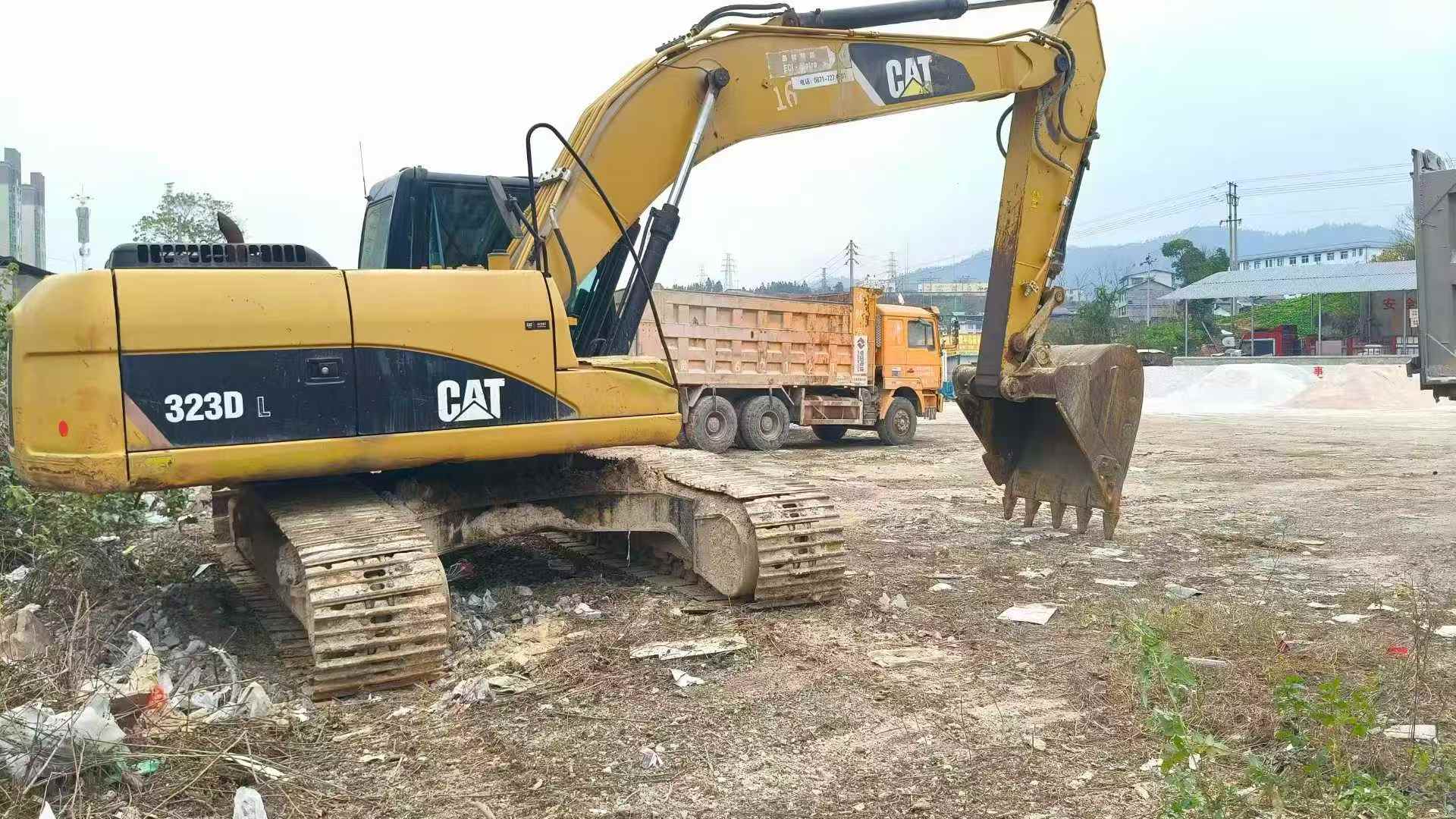 Used Caterpillar 323DL Excavator 2011 Model / 2
