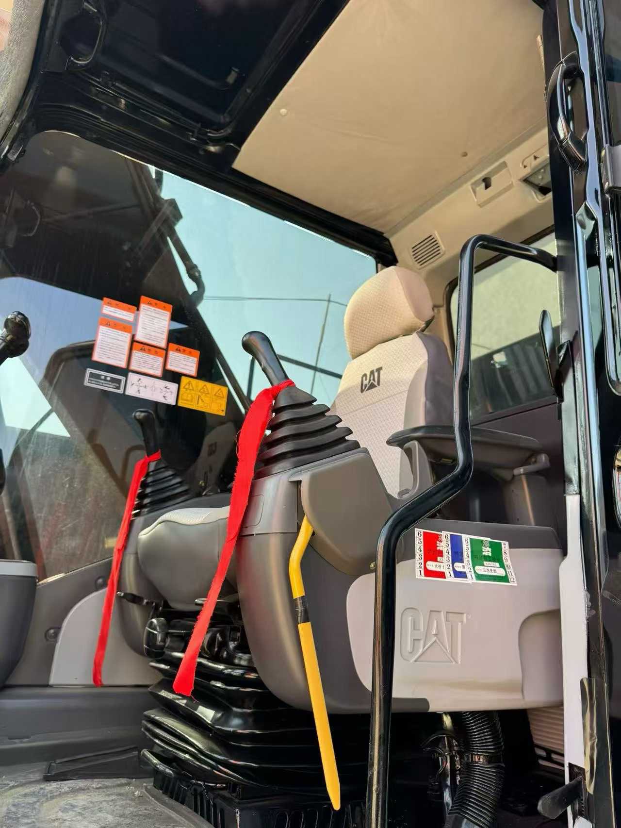 Used Caterpillar 320D Excavator 2016 Model / 3