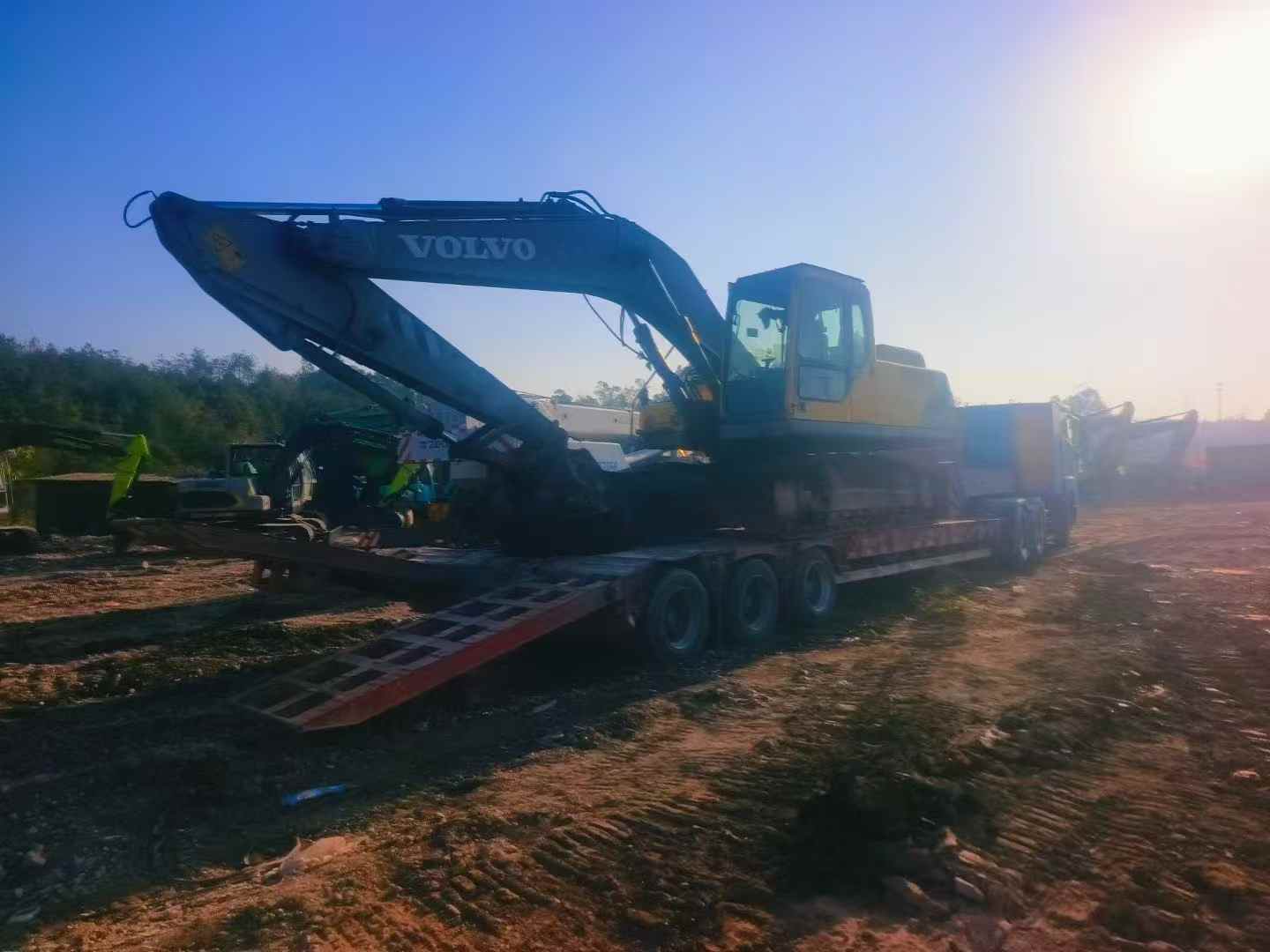 Used Komatsu PC220 Excavator 2016 Model / 3