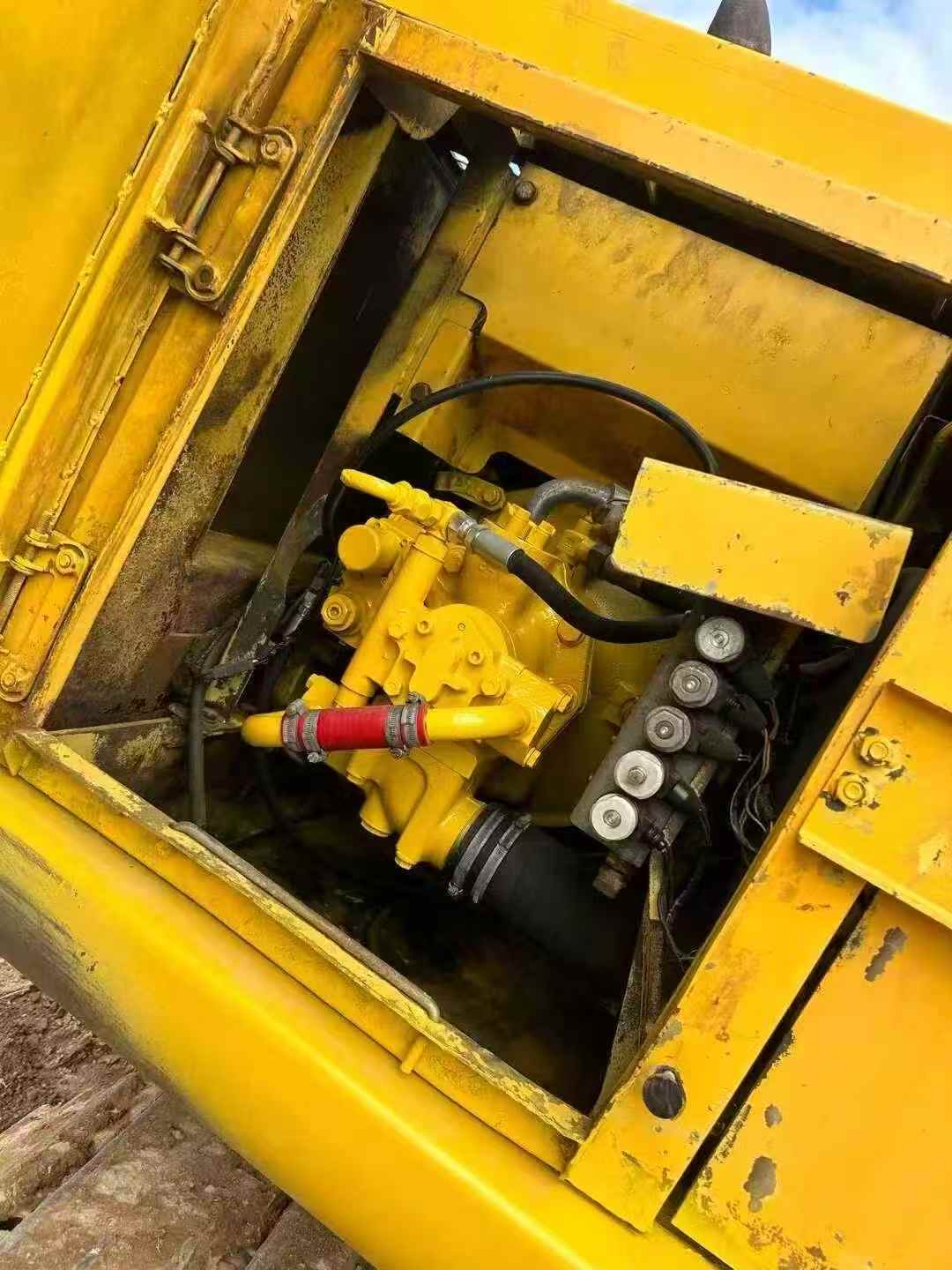 Used Komatsu PW100 Excavator 2016 Model / 5