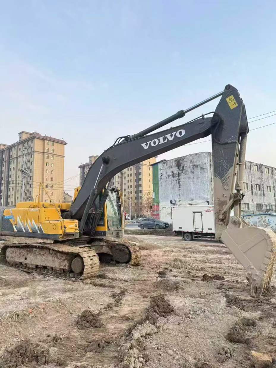 Buy Volvo EW210C Used Excavator / 7 Used Volvo EW210C Excavator 2012 Model / 7
