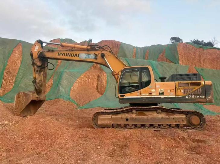 Buy Hyundai R385LVS Used Excavator / 1