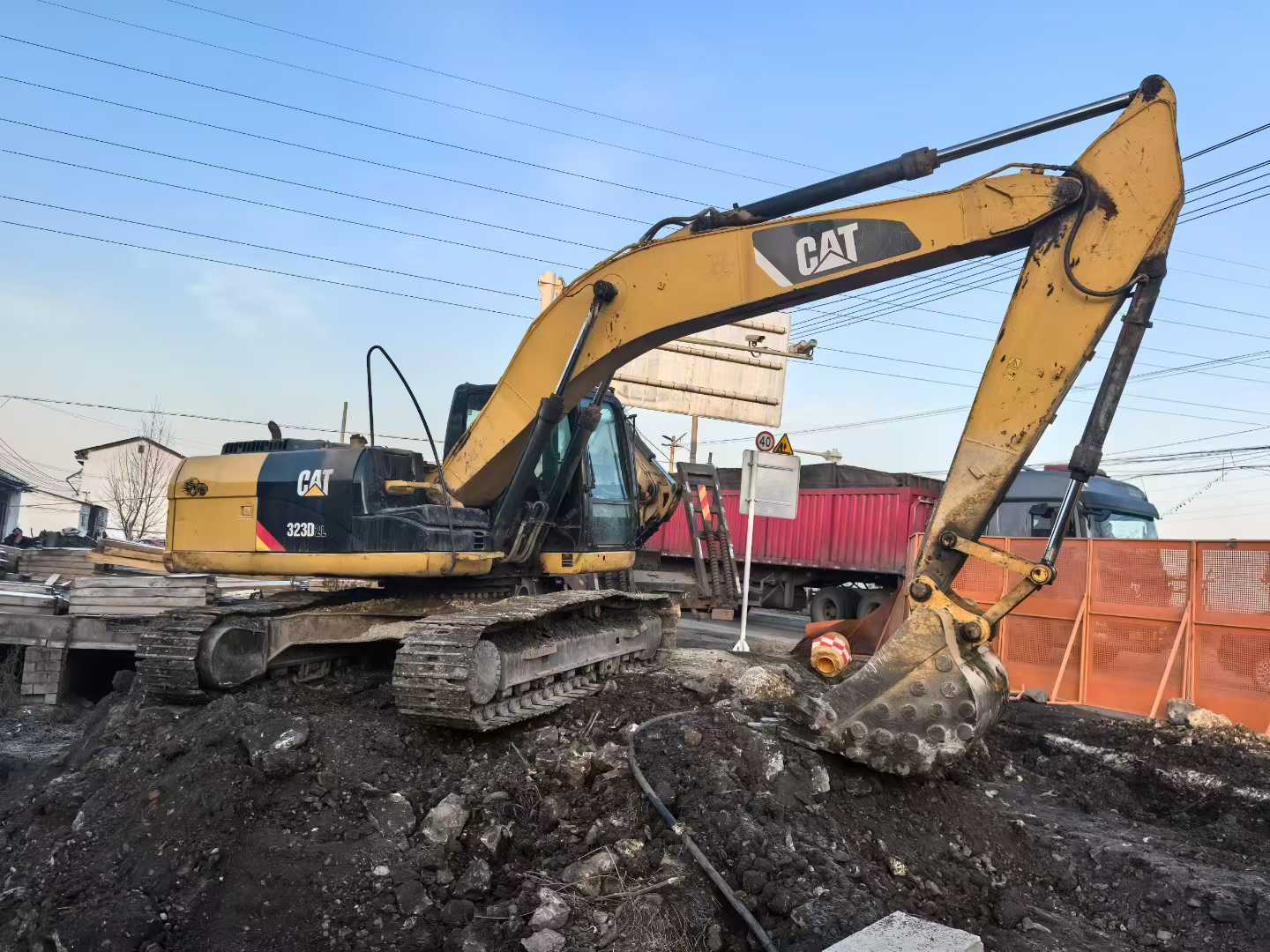 Buy Caterpillar 323 Used Excavator / 4 Used Caterpillar 323 Excavator 2011 Model / 4