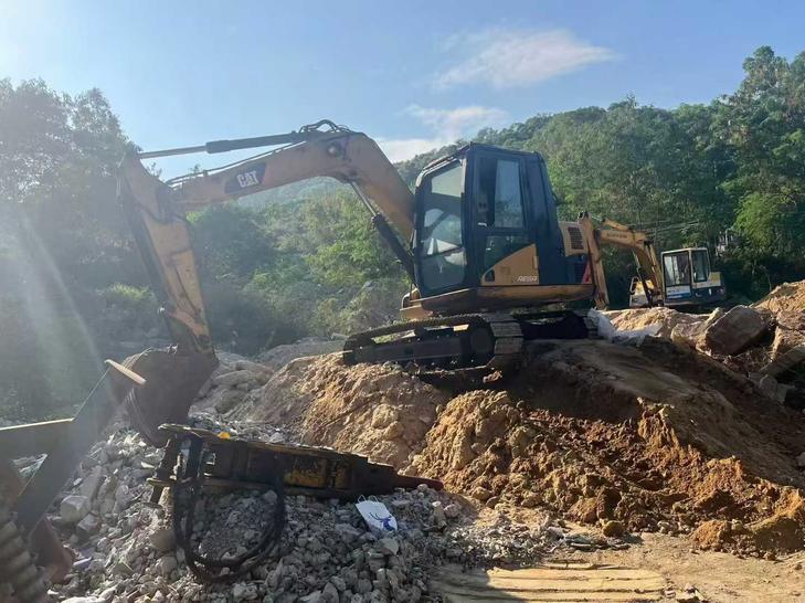 Buy Caterpillar 307V2 Used Excavator / 1