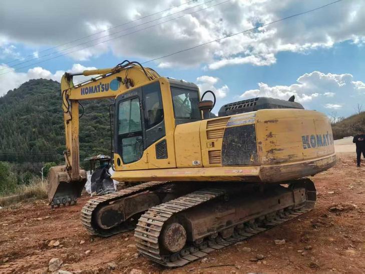Buy Komatsu PC210-8 Used Excavator / 1