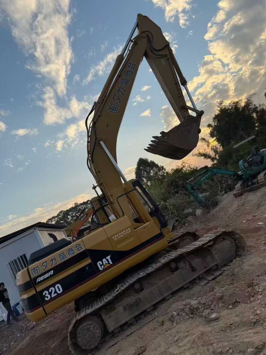 Buy Caterpillar 320V2 Used Excavator / 3 Used Caterpillar 320V2 Excavator 2016 Model / 3