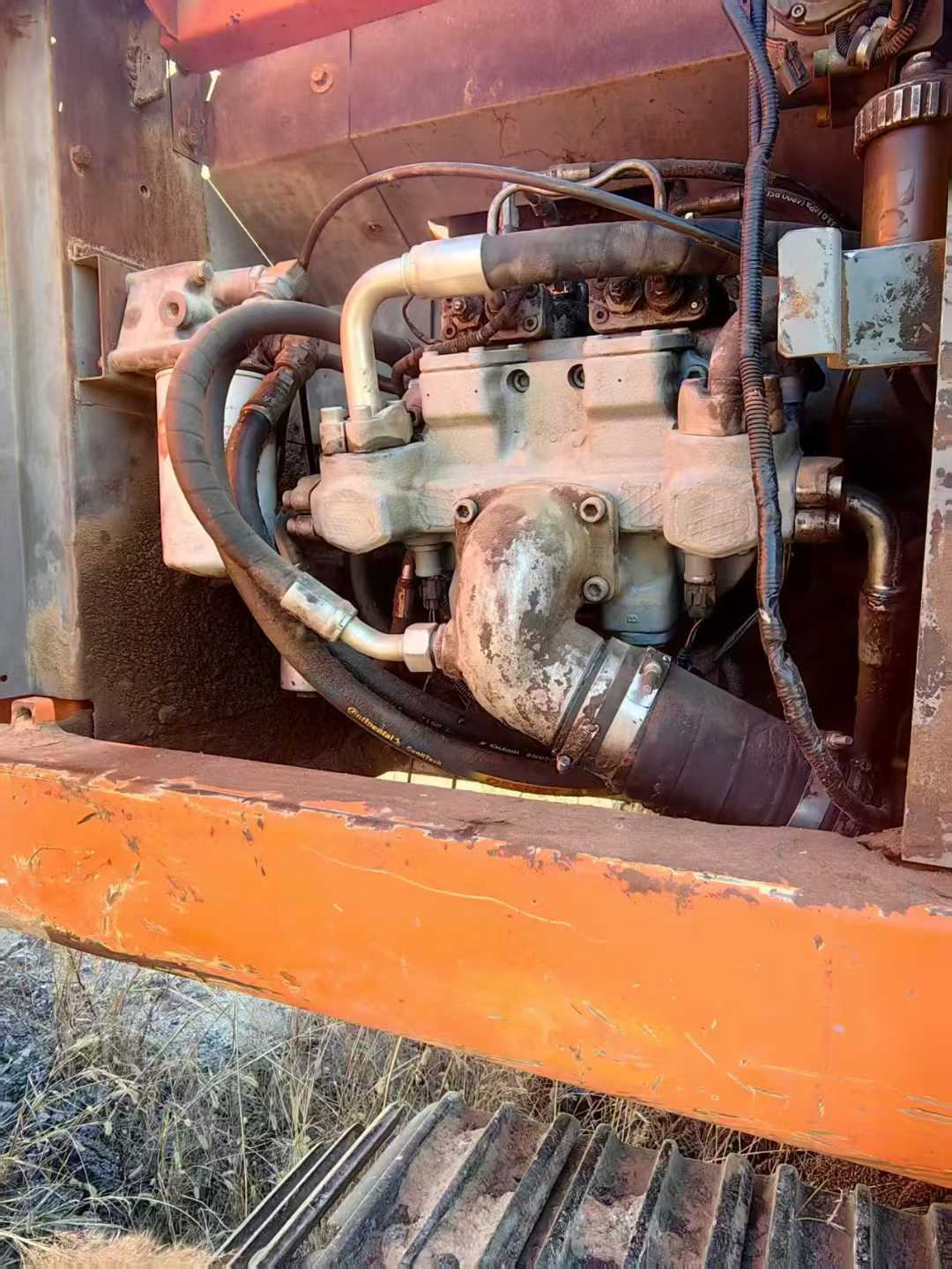 Used Hitachi ZAXIS200 Excavator 2006 Model / 8