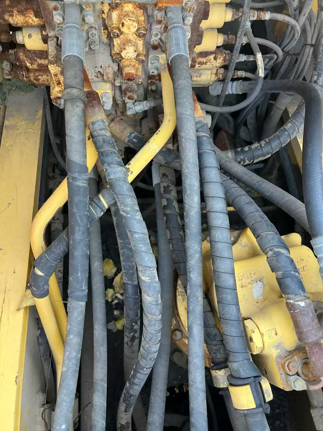 Buy Komatsu PC210LC-8 Used Excavator / 4 Used Komatsu PC210LC-8 Excavator 2011 Model / 4