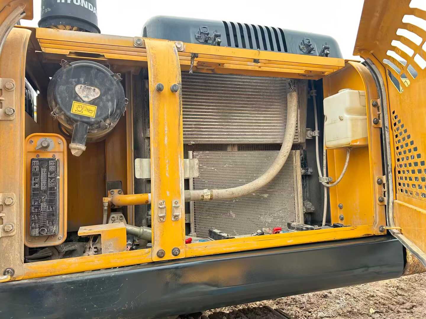 Buy Hyundai R215VSN Used Excavator / 9 Used Hyundai R215VSN Excavator 2021 Model / 9