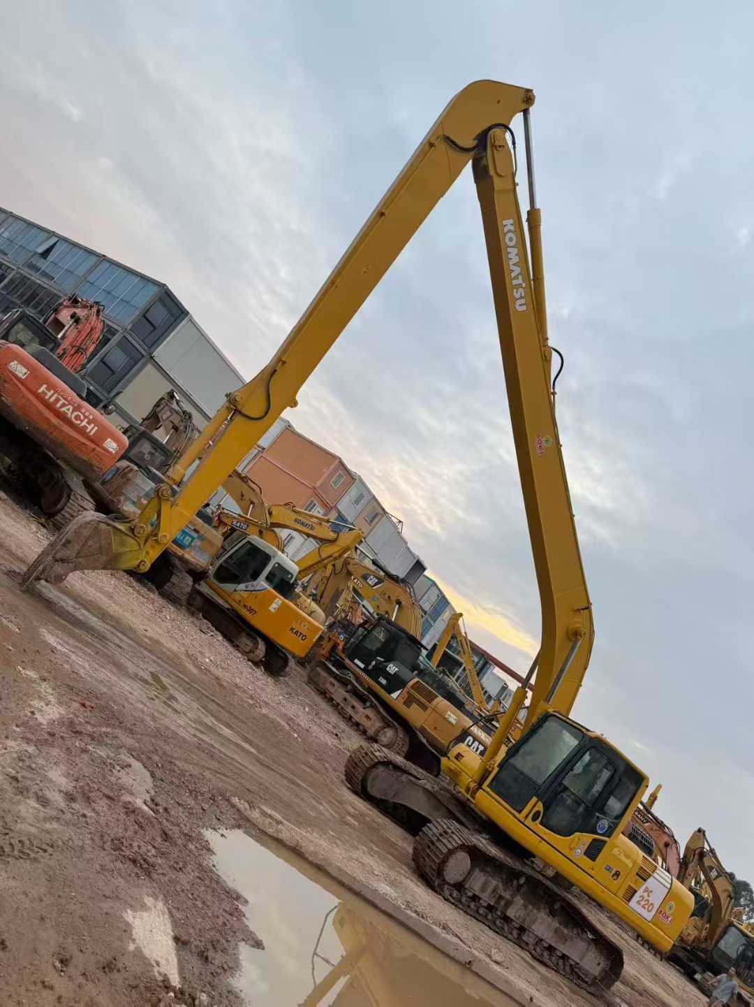 Buy Komatsu PC220-8 Used Excavator / 2 Used Komatsu PC220-8 Excavator 2016 Model / 2