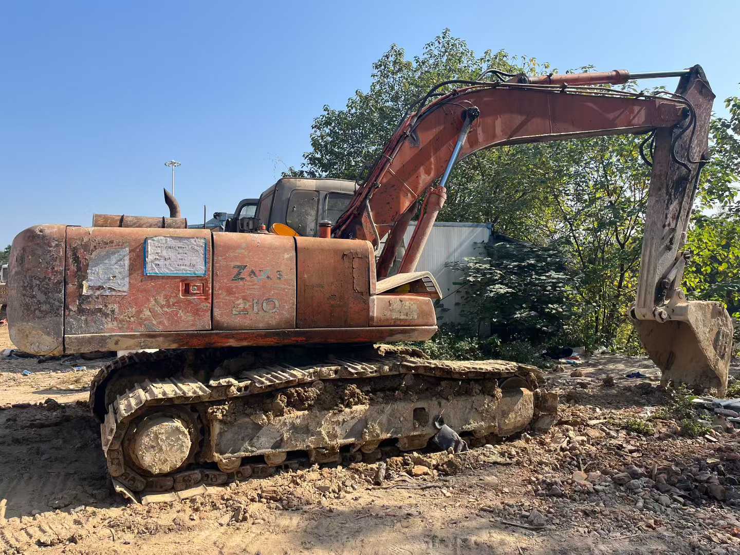 Buy Hitachi ZAXIS200 Used Excavator / 1