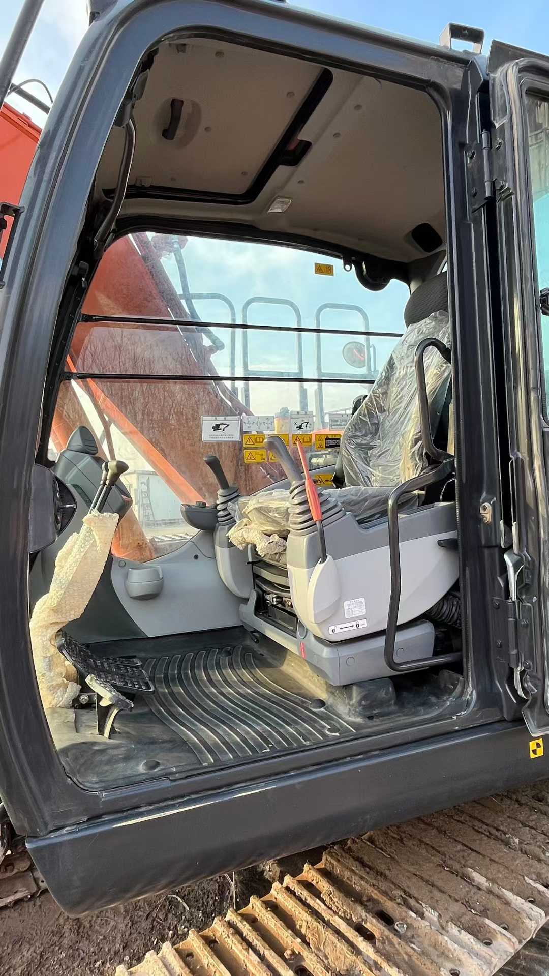 Buy Hitachi EX30 Used Excavator / 6 Used Hitachi EX30 Excavator 2023 Model / 6