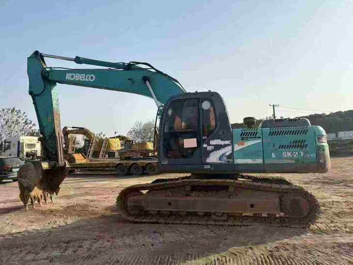 Buy Kobelco SK210 Used Excavator / 1