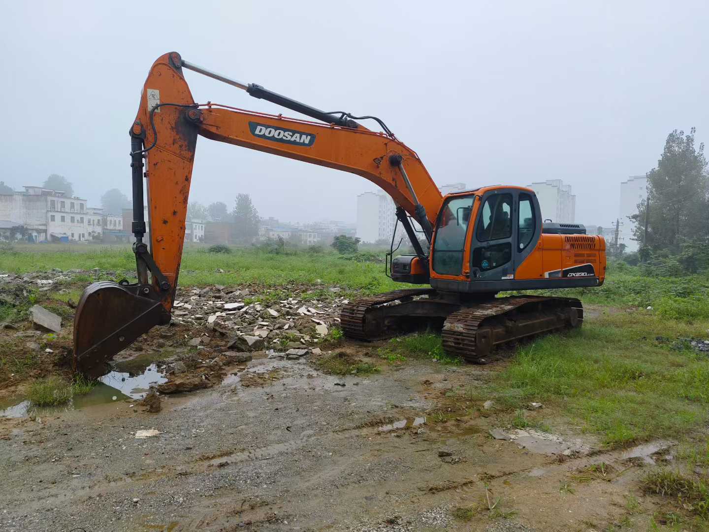 Buy Doosan DH220 Used Excavator / 3 Used Doosan DH220 Excavator 2017 Model / 3