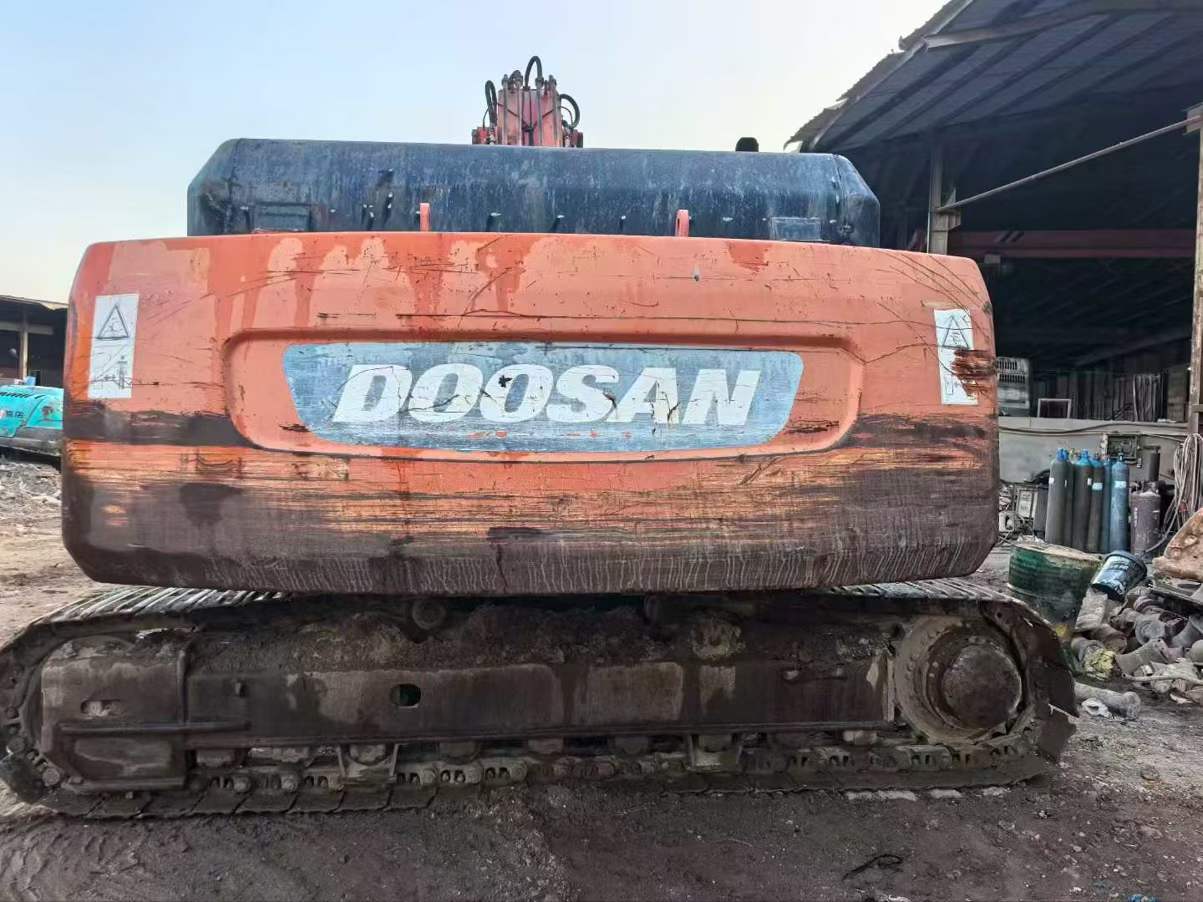Buy Doosan DL300 Used Excavator / 1