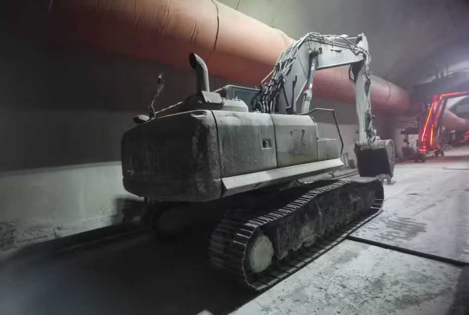 Buy Komatsu PC210LC-8 Used Excavator / 1