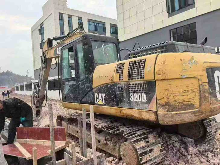 Buy Caterpillar CT20 Used Excavator / 1