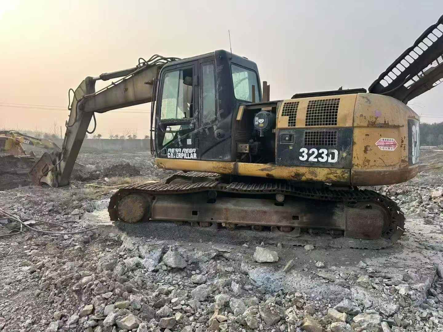 Used Caterpillar 323 Excavator 2016 Model / 2