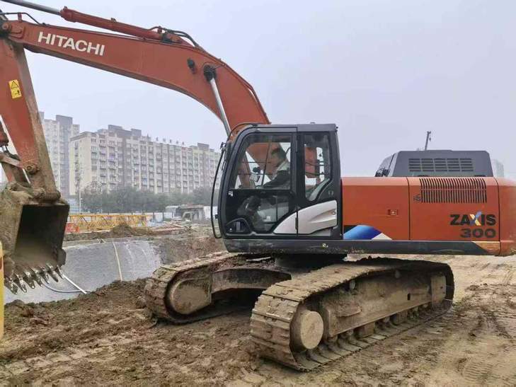 Buy Hitachi EX300 Used Excavator / 1