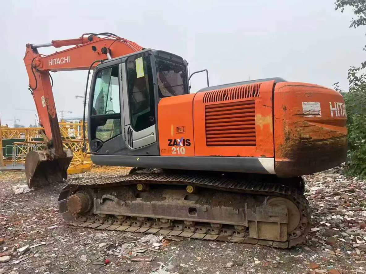 Buy Hitachi ZAXIS200 Used Excavator / 2 Used Hitachi ZAXIS200 Excavator 2010 Model / 2