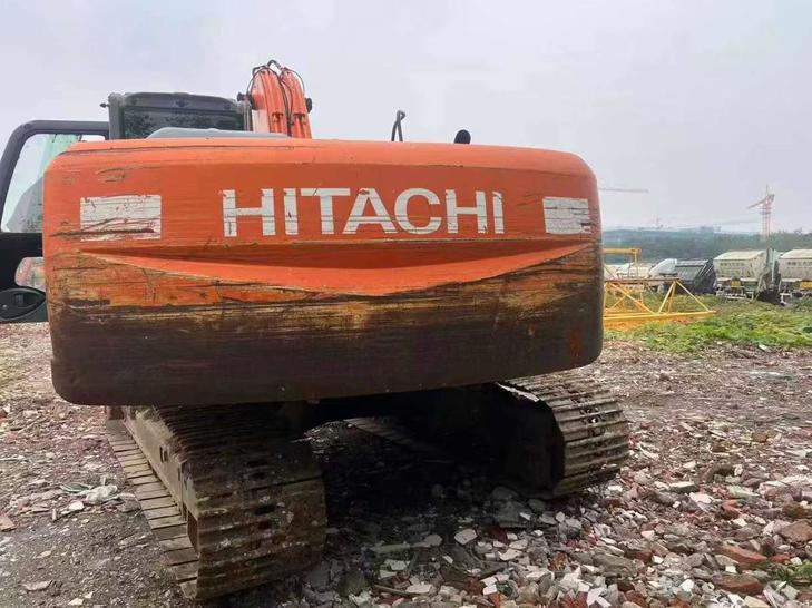 Buy Hitachi ZAXIS200 Used Excavator / 1
