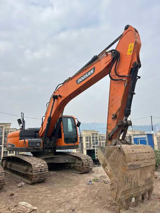 Buy Doosan DH220 Used Excavator / 1