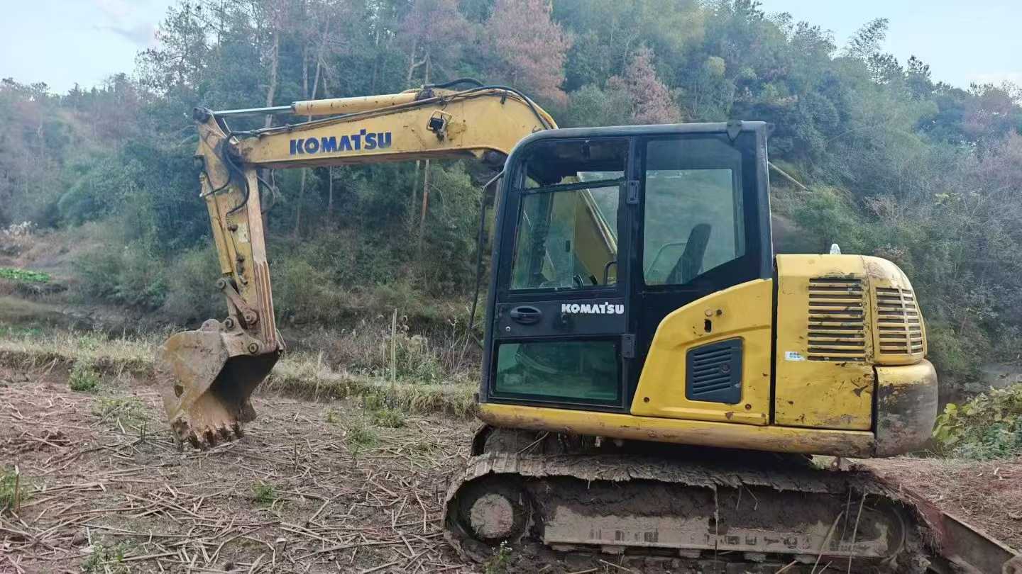 Buy Komatsu PC70 Used Excavator / 2 Used Komatsu PC70 Excavator 2016 Model / 2