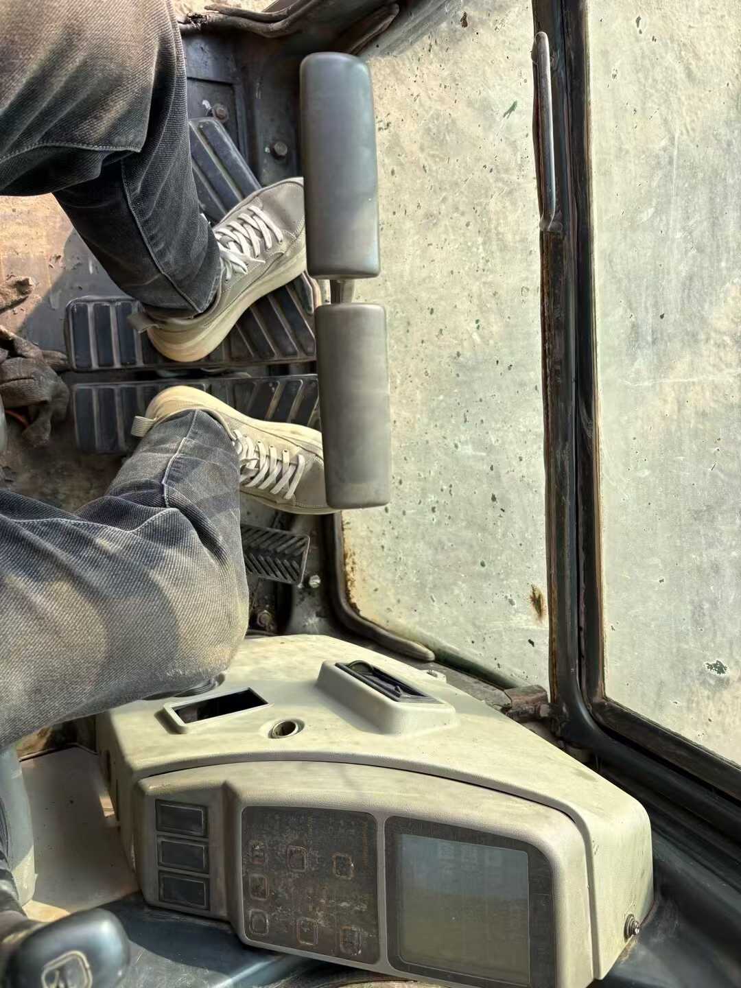 Buy Hyundai R80-7 Used Excavator / 3 Used Hyundai R80-7 Excavator 2016 Model / 3