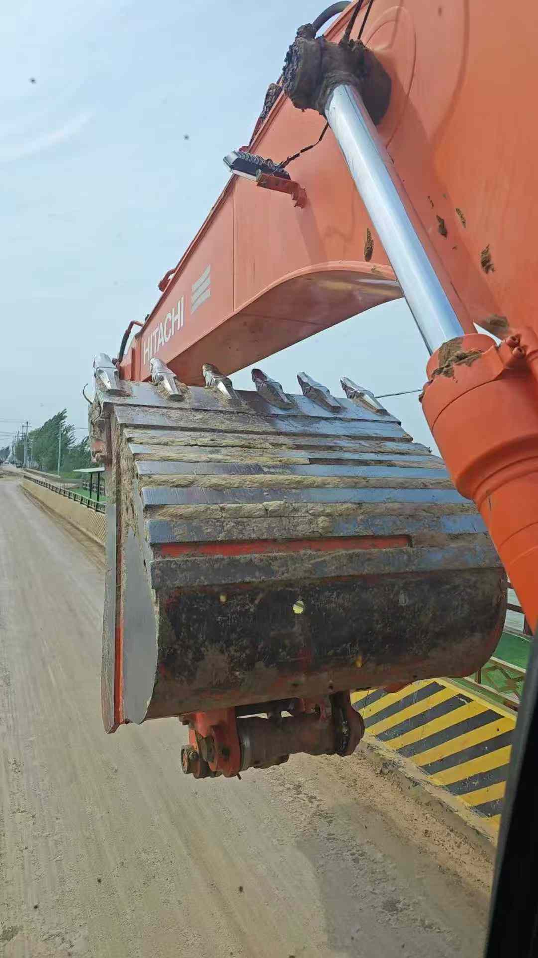 Buy Hitachi ZX240 Used Excavator / 1