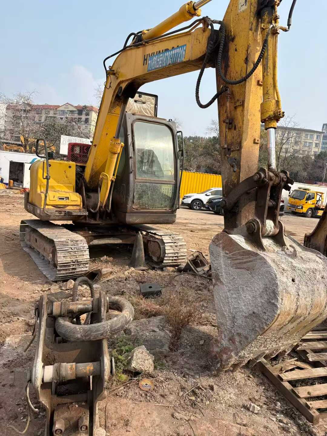 Buy Hyundai R80-7 Used Excavator / 2 Used Hyundai R80-7 Excavator 2016 Model / 2