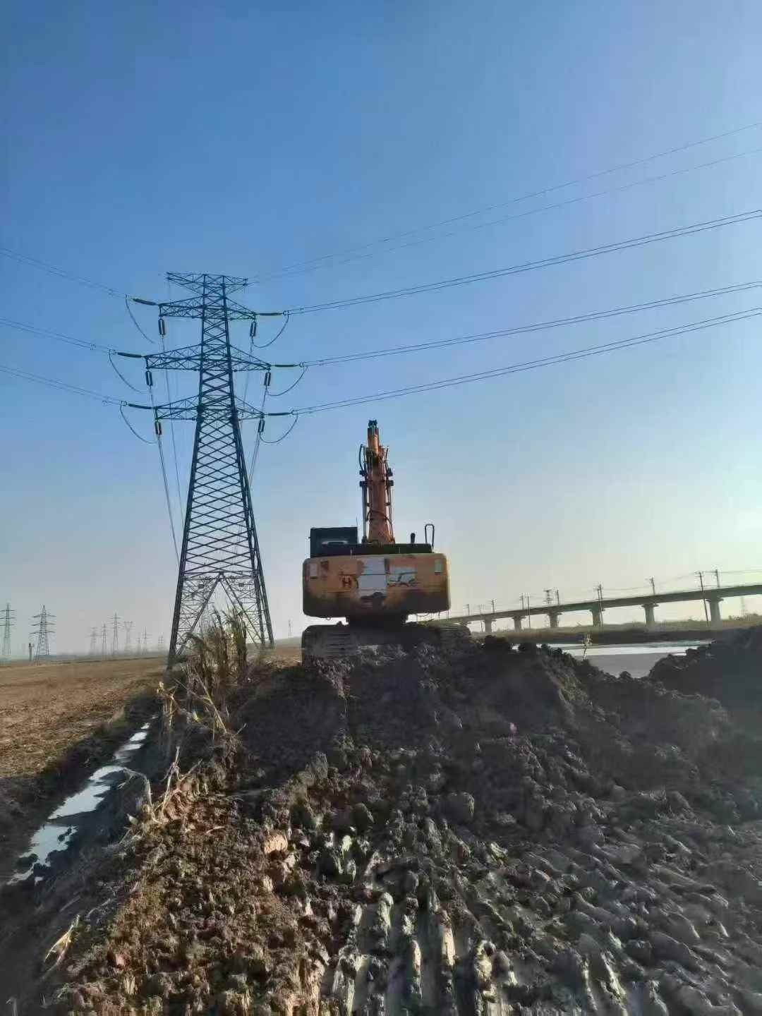 Buy Hyundai R215-7 Used Excavator / 3 Used Hyundai R215-7 Excavator 2011 Model / 3