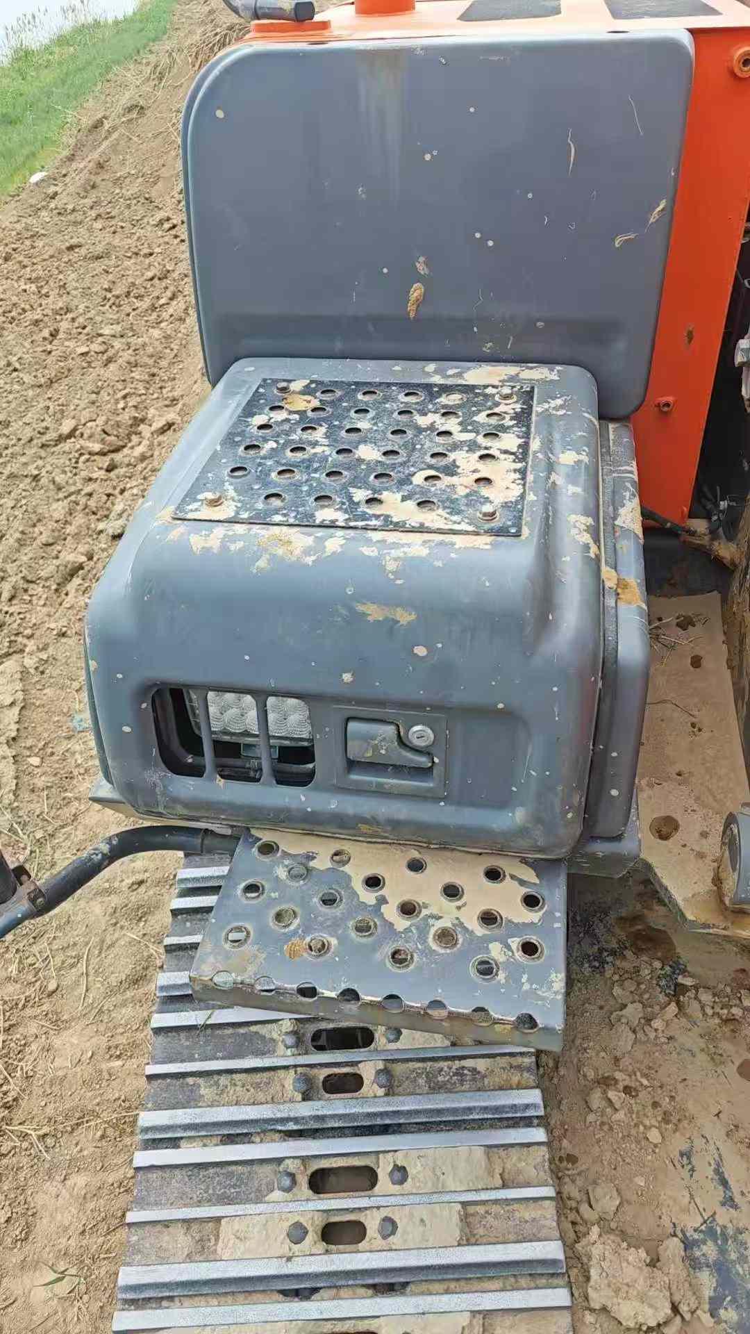 Buy Hitachi ZX240 Used Excavator / 8 Used Hitachi ZX240 Excavator 2012 Model / 8